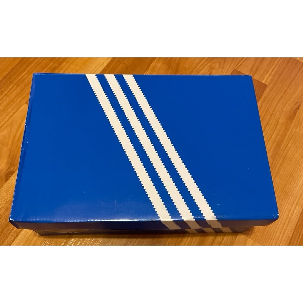 Adidas Samba OG empty shoe box